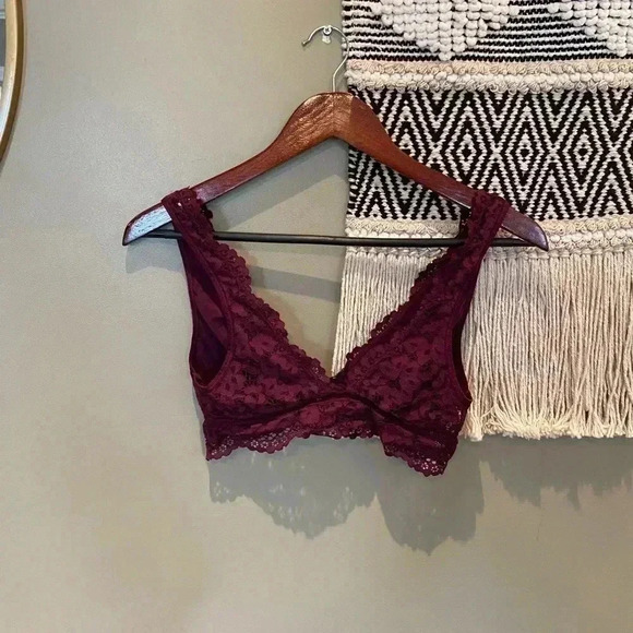 VICTORIA SECRET BURGUNDY LACE BRALETTE SMALL - Picture 5 of 6